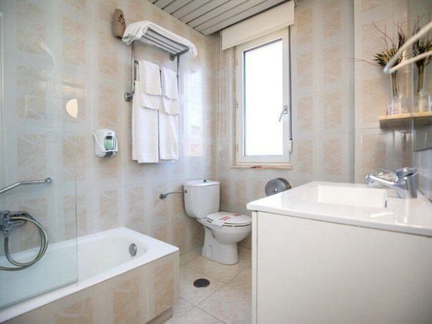 Imagen de la habitación del Hotel Alda Don Carlos. Foto 18