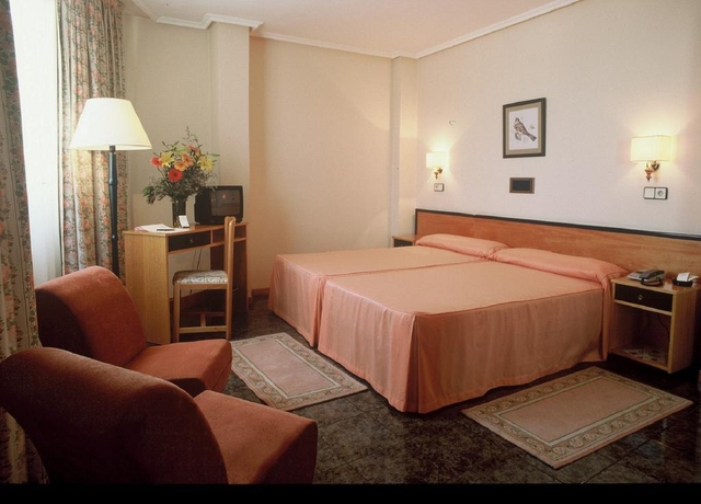 Imagen general del Hotel Alda El Pasaje. Foto 4