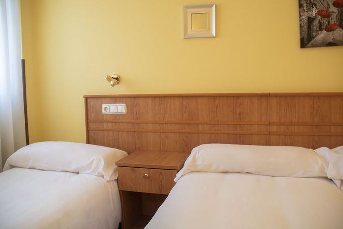 Imagen de la habitación del Hotel Alda Estación Oviedo. Foto 8