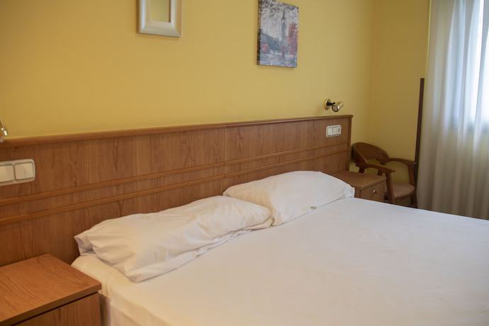 Imagen de la habitación del Hotel Alda Estación Oviedo. Foto 10