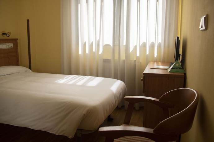 Imagen de la habitación del Hotel Alda Estación Oviedo. Foto 18