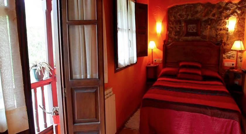 Imagen de la habitación del Hotel Alda. Foto 4