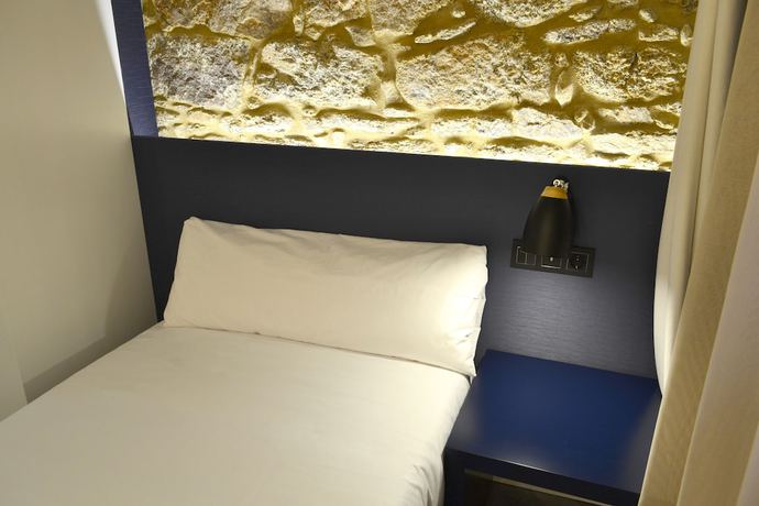 Imagen de la habitación del Hotel Alda Galería Coruña. Foto 9