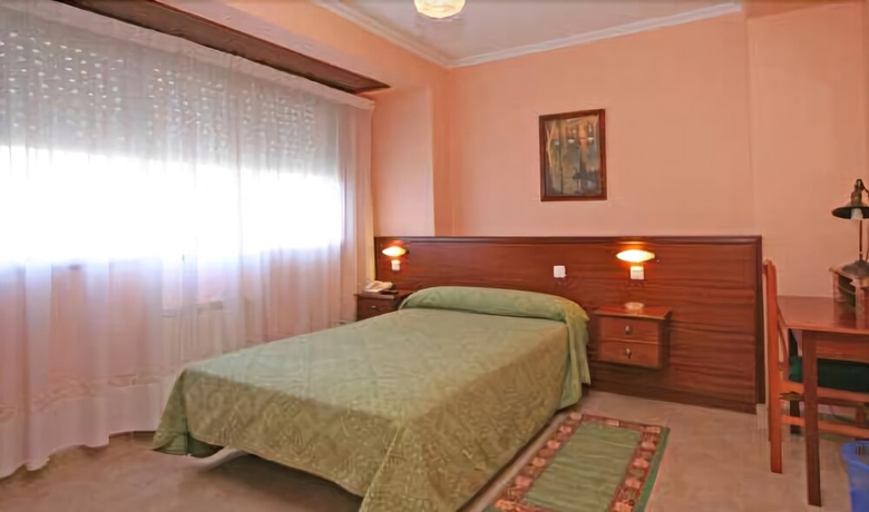 Imagen de la habitación del Hotel Alda Narón. Foto 3