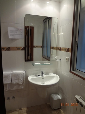 Imagen de la habitación del Hotel Alda Narón. Foto 13