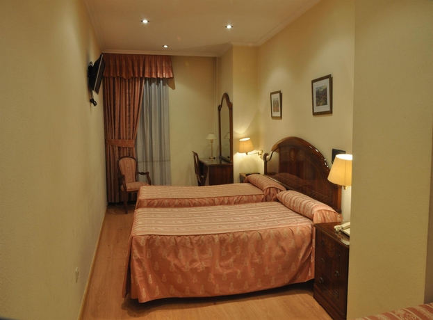 Imagen de la habitación del Hotel Alda Orzán. Foto 4