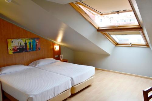 Imagen de la habitación del Hotel Alda Palacio Valdés. Foto 5