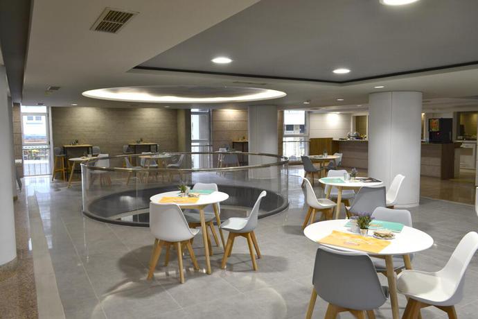 Imagen de los interiores del Hotel Alda Sada Marina. Foto 12