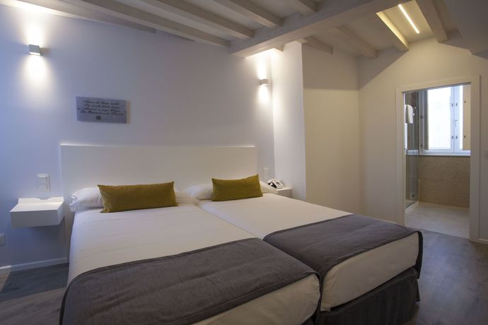 Imagen de la habitación del Hotel Alda San Bieito. Foto 3