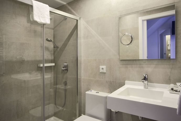 Imagen de la habitación del Hotel Alda San Bieito. Foto 6