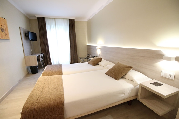 Imagen de la habitación del Hotel Alda San Carlos. Foto 8