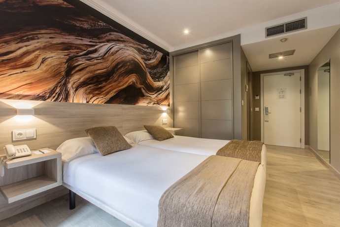 Imagen de la habitación del Hotel Alda San Carlos. Foto 9