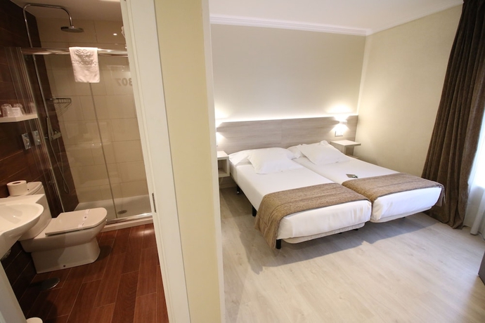 Imagen de la habitación del Hotel Alda San Carlos. Foto 11