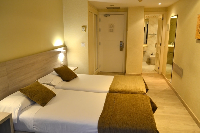 Imagen de la habitación del Hotel Alda San Carlos. Foto 12