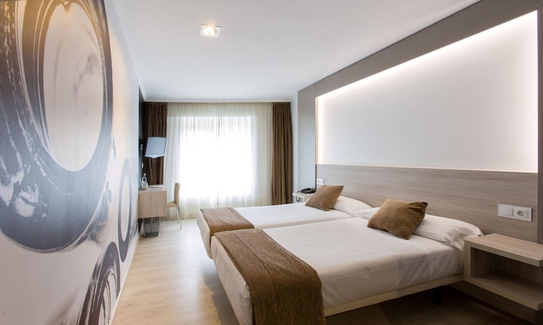 Imagen de la habitación del Hotel Alda San Carlos. Foto 14