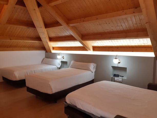 Imagen de la habitación del Hotel Alda Triacastela. Foto 5