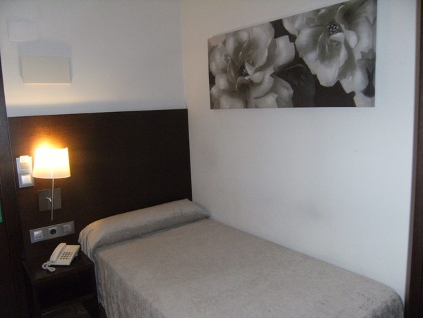 Imagen de la habitación del Hotel Alda Zaragoza Independencia. Foto 9