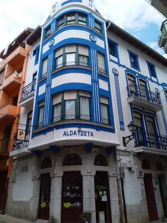 Imagen de los exteriores del Hotel Aldatzeta Ostatua. Foto 7