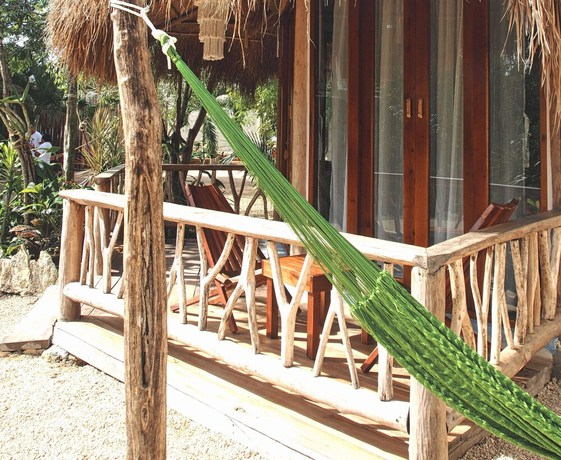 Imagen de los exteriores del Hotel Aldea Balam. Foto 14