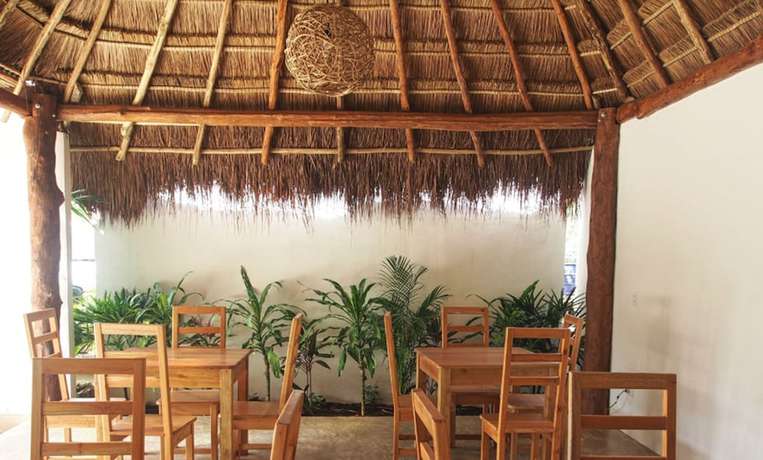 Imagen del bar/restaurante del Hotel Aldea Balam. Foto 6