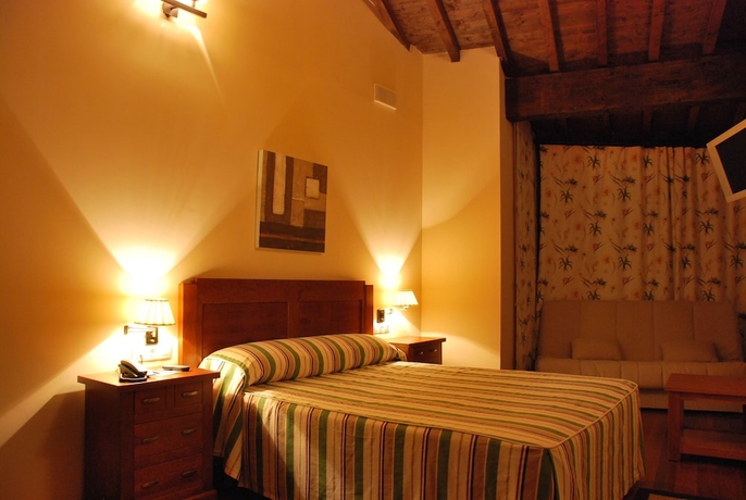 Imagen de la habitación del Hotel Aldea Rural Couso Galan. Foto 15