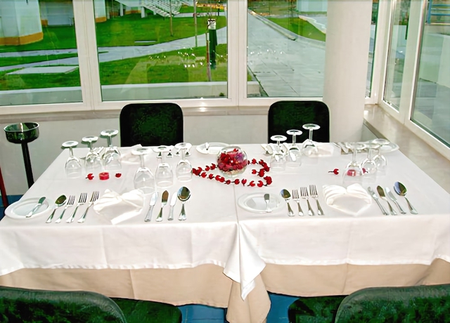 Imagen del bar/restaurante del Hotel Aldeamento Turistico De Palmela. Foto 5