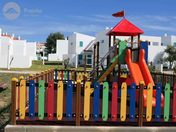 Imagen de los exteriores del Hotel Aldeamento da Prainha. Foto 26