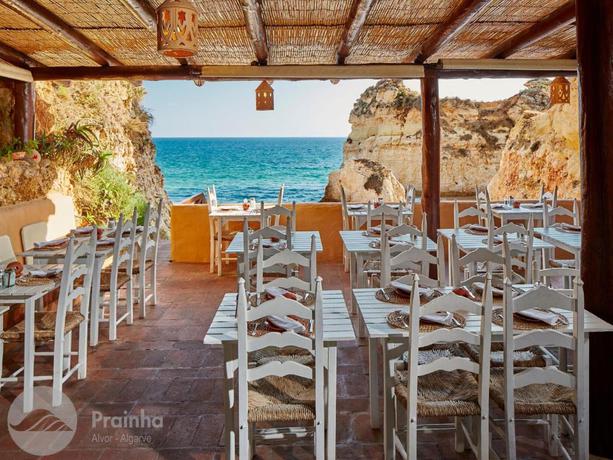 Imagen de los exteriores del Hotel Aldeamento da Prainha. Foto 32