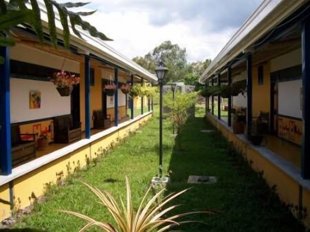 Imagen de los exteriores del Hotel Aldeases Resort. Foto 9