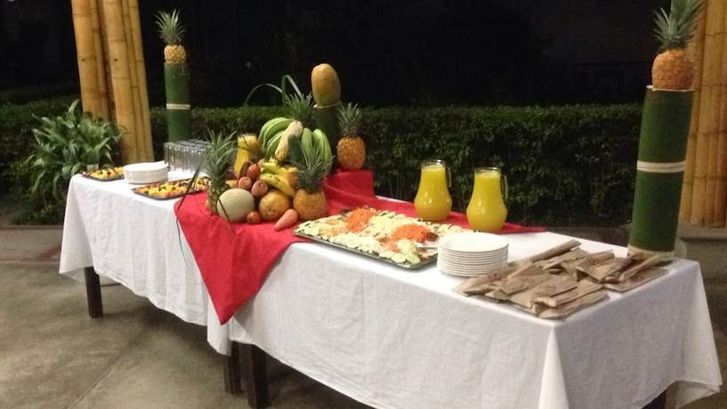 Imagen del bar/restaurante del Hotel Aldeases Resort. Foto 6