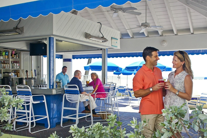 Imagen del bar/restaurante del Hotel Alden Suites. Foto 4
