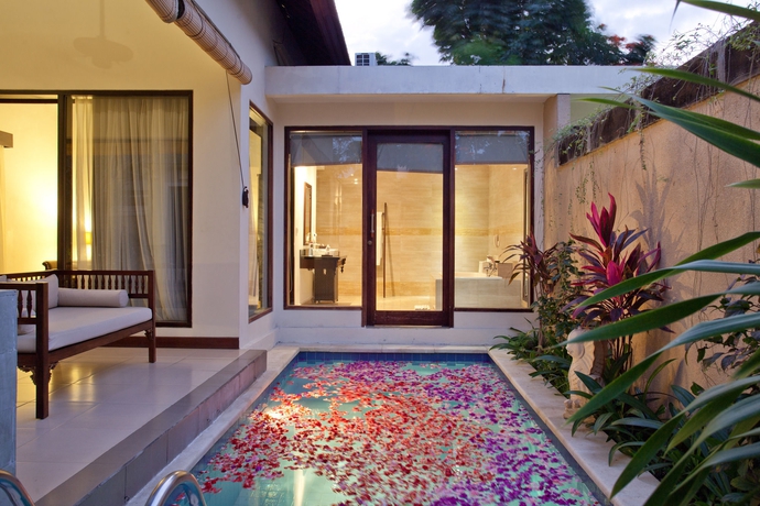 Imagen de la piscina del Hotel Aldeoz Grand Kancana Villa Bali. Foto 15