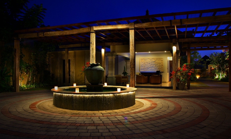 Imagen de los exteriores del Hotel Aldeoz Grand Kancana Villa Bali. Foto 9
