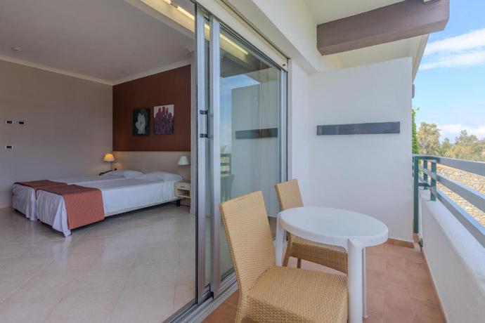 Imagen de la habitación del Hotel Aldiana Club Rocca Nettuno Calabria. Foto 13