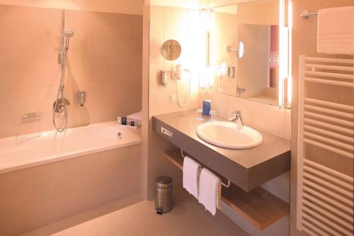 Imagen de la habitación del Hotel Aldiana Club Salzkammergut. Foto 7