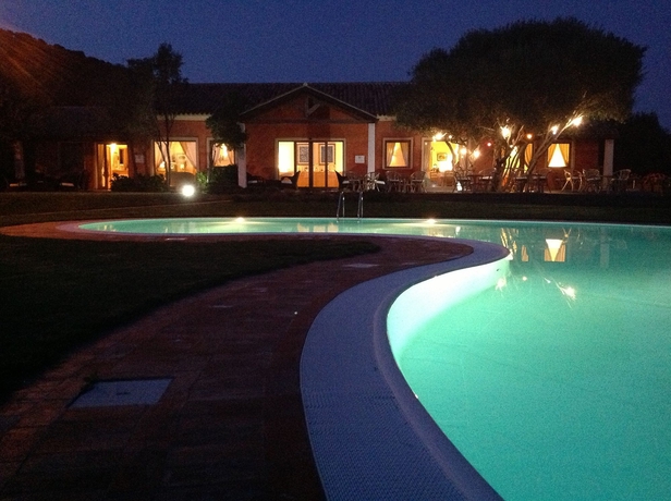 Imagen de la piscina del Hotel Aldiola Country Resort. Foto 15