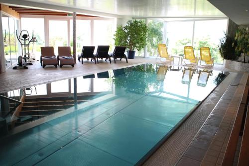 Imagen de la piscina del Hotel Aldranser Hof. Foto 8