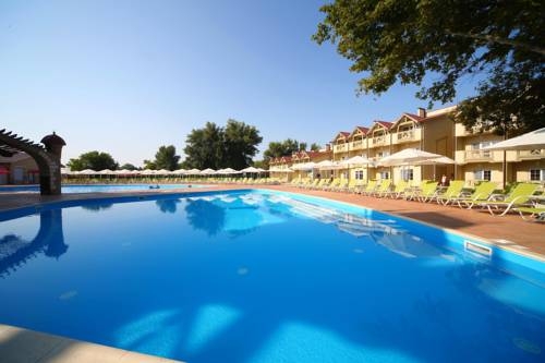 Imagen de la piscina del Hotel Alean Family Resort & Spa Doville. Foto 4