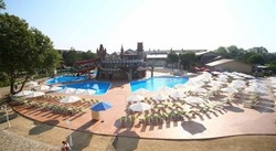 Imagen de la piscina del Hotel Alean Family Resort & Spa Doville. Foto 5