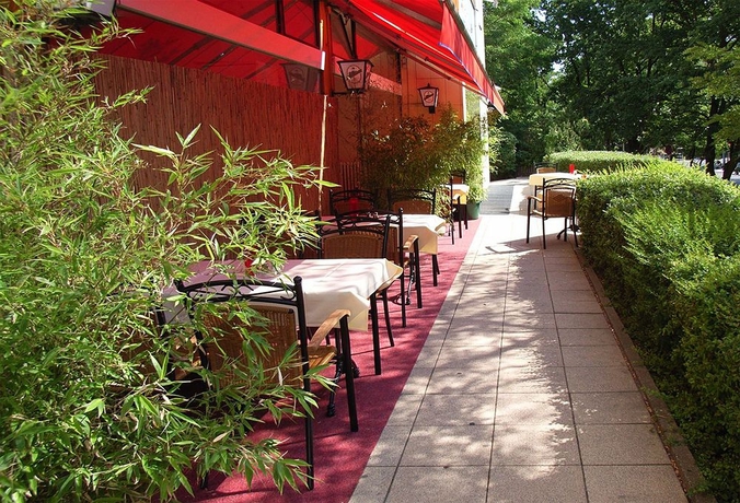 Imagen de los exteriores del Hotel Alecsa Am Olympiastadion. Foto 11