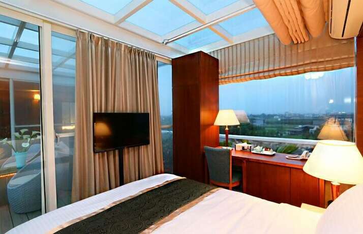 Imagen de la habitación del Hotel Aleex Villa. Foto 12