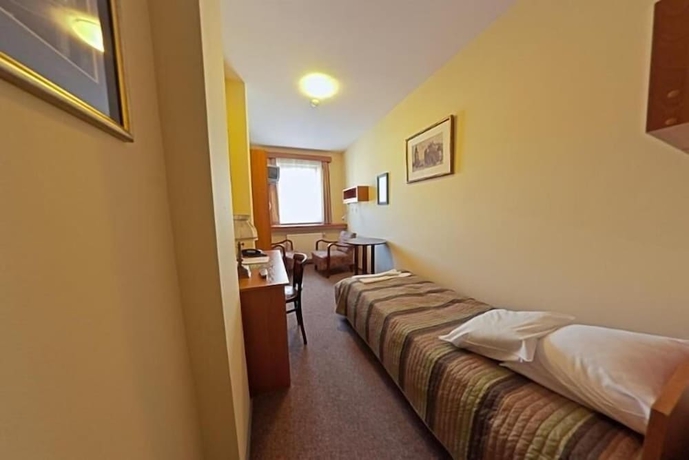 Imagen de la habitación del Hotel Alef. Foto 8