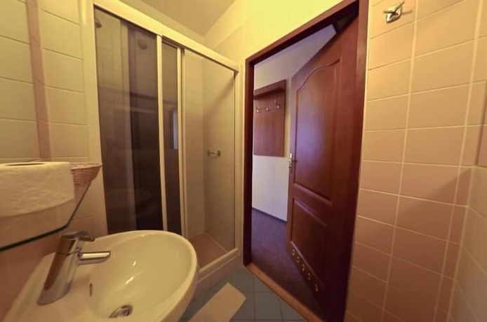 Imagen de la habitación del Hotel Alef. Foto 12