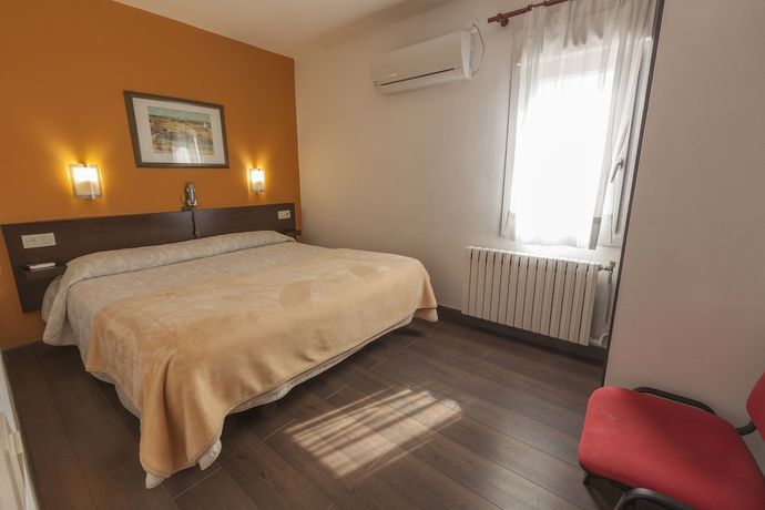 Imagen de la habitación del Hotel Alegret. Foto 8