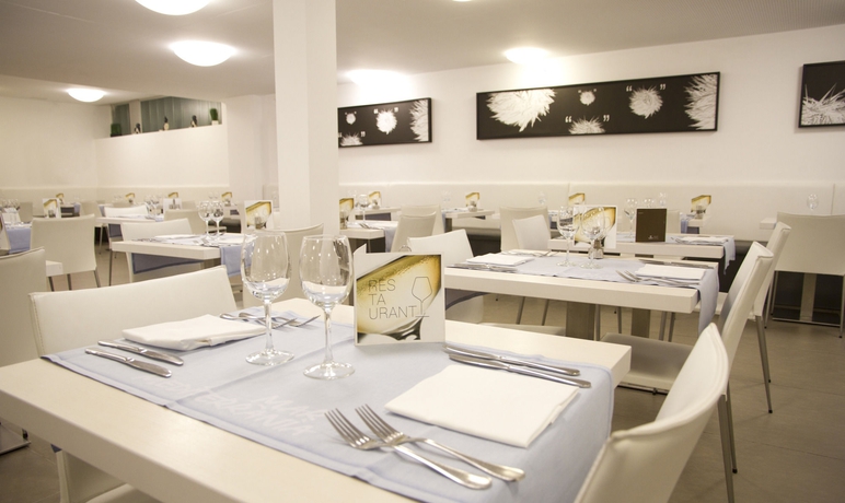 Imagen del bar/restaurante del Hotel Alegria Mar Mediterrania - Adults Only. Foto 3
