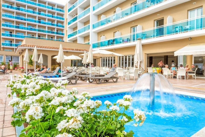 Imagen de los exteriores del Hotel Alegria Maripins. Foto 7