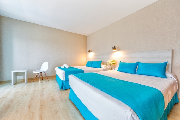 Imagen de la habitación del Hotel Alegria Maripins. Foto 6