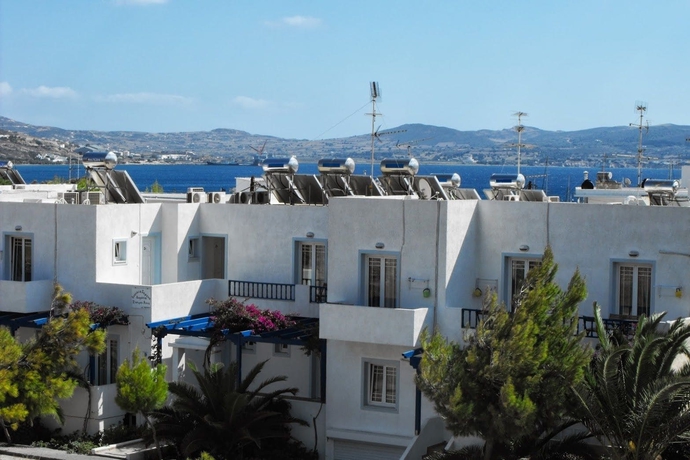 Imagen de los exteriores del Hotel Alegrias spot. Foto 19