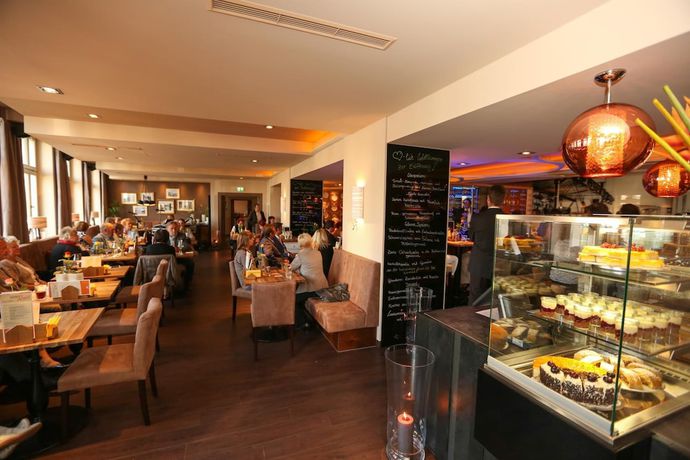 Imagen del bar/restaurante del Hotel Alekto. Foto 2