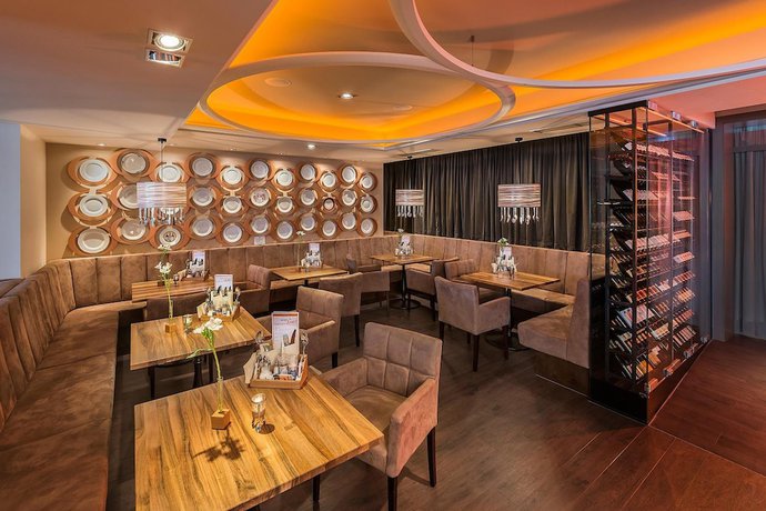 Imagen del bar/restaurante del Hotel Alekto. Foto 9